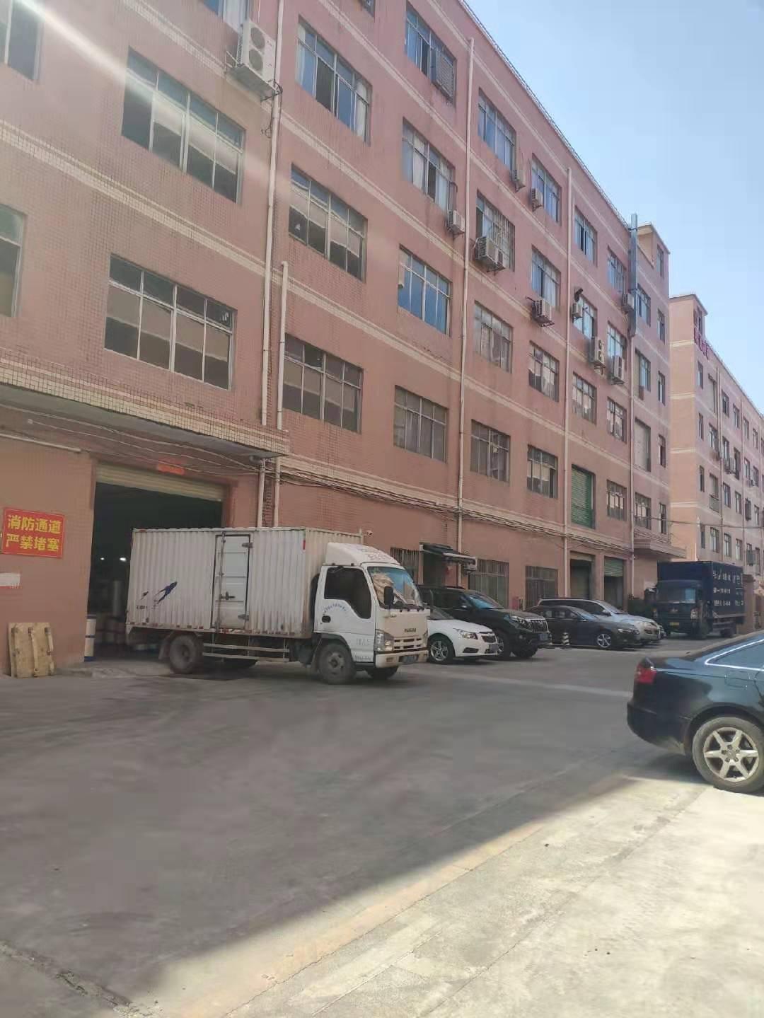 龙岗食品厂房出租独院，价格15。合同8年，可包租。食品证件齐